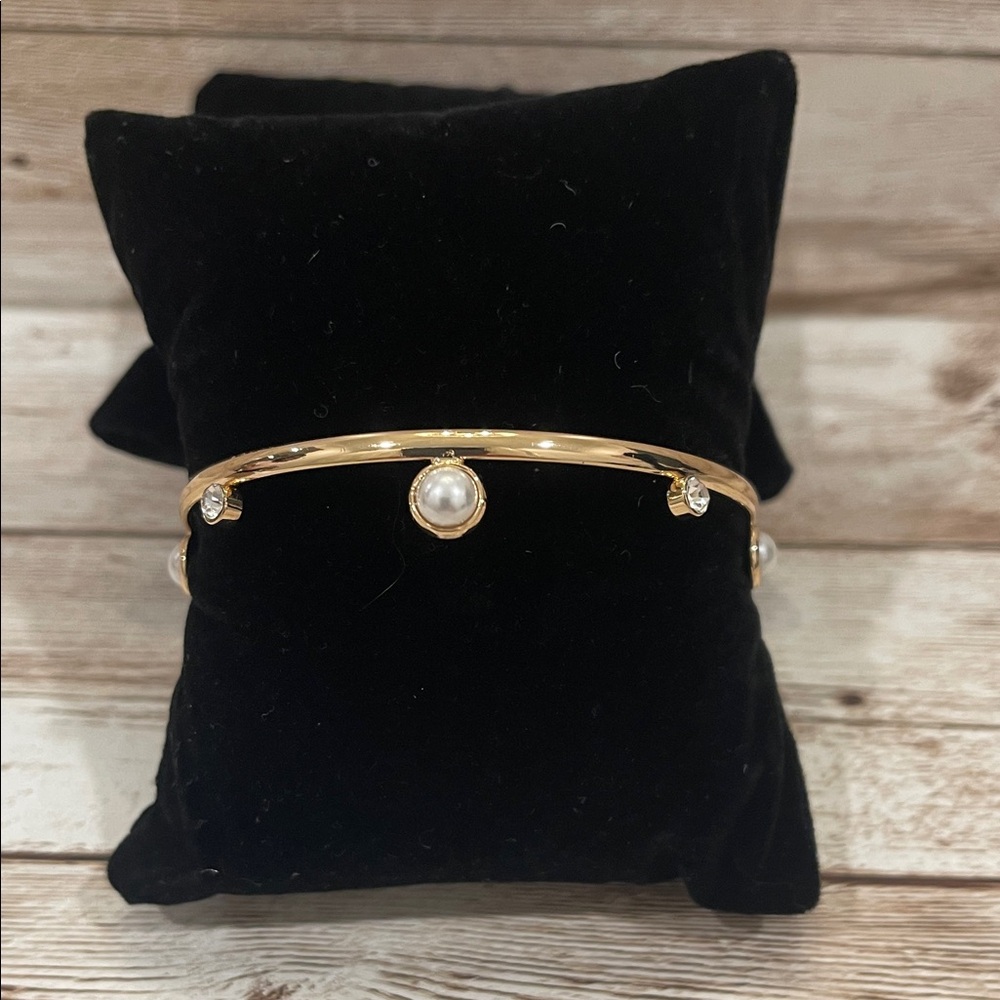 Anne Klein Gold Bracelet with‎ Pearl Charms Retails $28